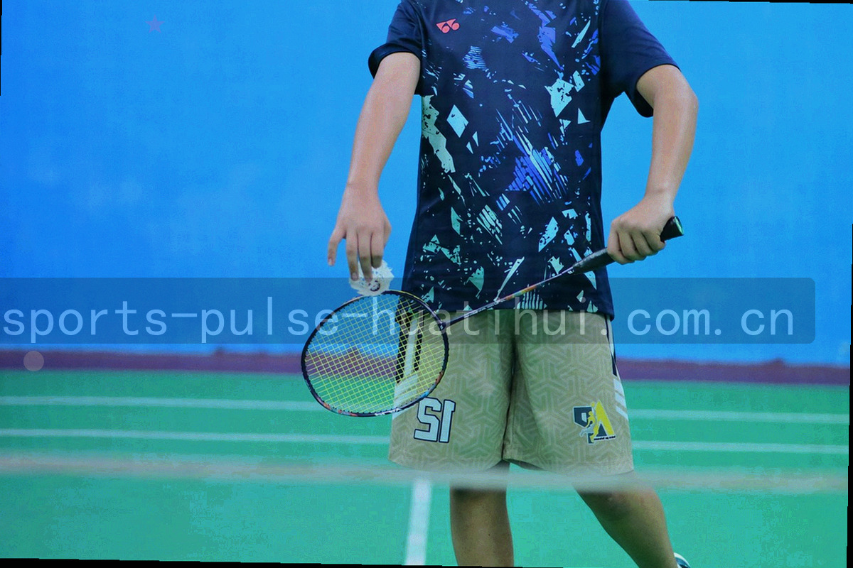 放大的分钟刻度与事件标记，标注进球与换人位置的线条示意